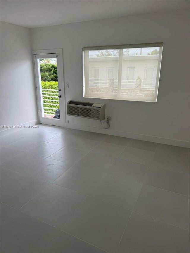 3 of 10 - 320 85th St 24, Miami Beach, FL