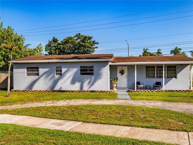 1 of 22 - 6530 Tyler St, Hollywood, FL