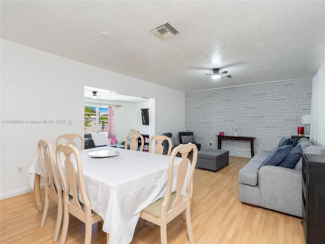 4 of 22 - 6530 Tyler St, Hollywood, FL