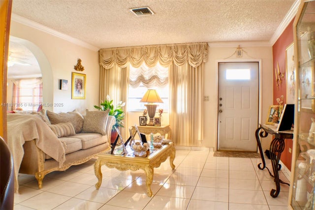 5 of 35 - 3310 Sw 106th Ave, Miami, FL