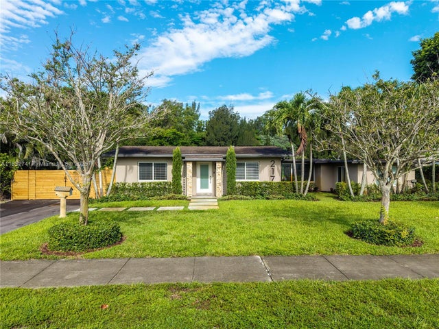 1 of 43 - 217 E Acre Dr, Plantation, FL