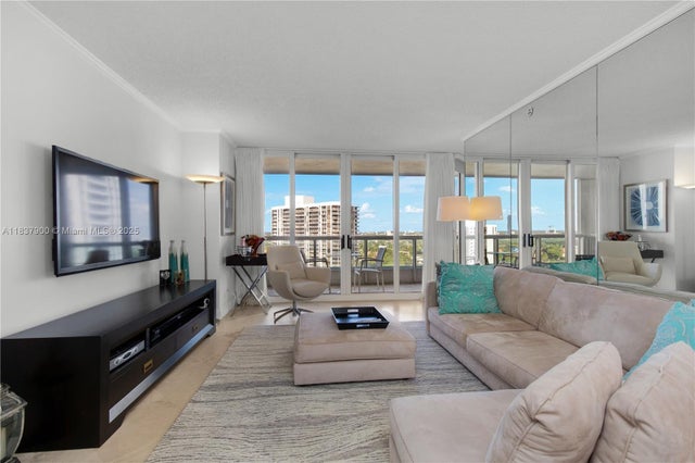 2 of 24 - 21055 Yacht Club Dr 1504, Aventura, FL