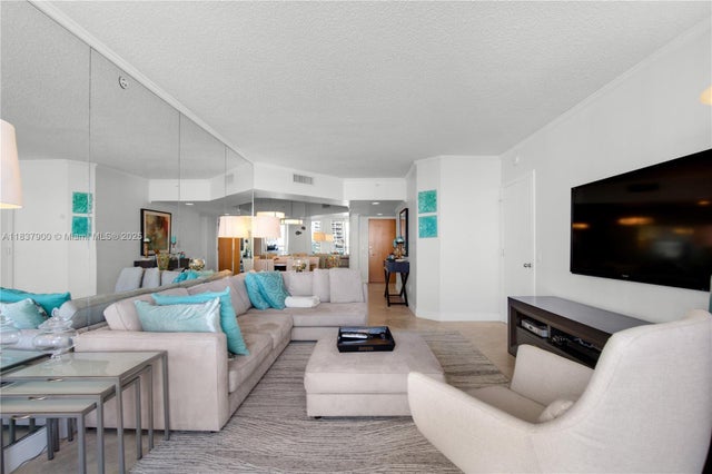 3 of 24 - 21055 Yacht Club Dr 1504, Aventura, FL