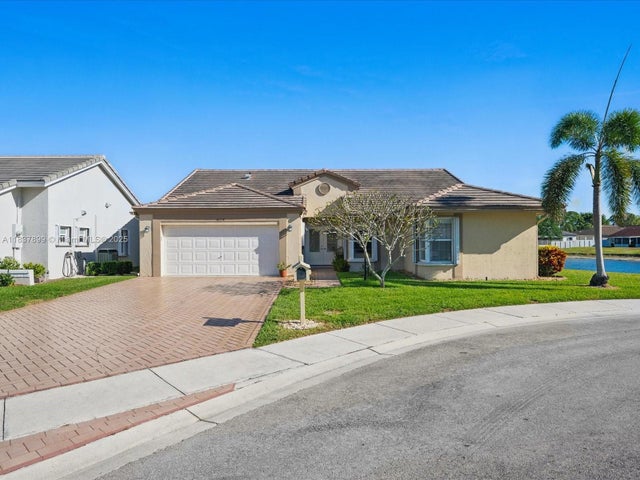 2 of 55 - 4024 Summer Chase Ct, Lake Worth, FL