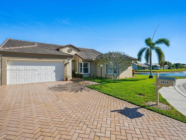 3 of 55 - 4024 Summer Chase Ct, Lake Worth, FL