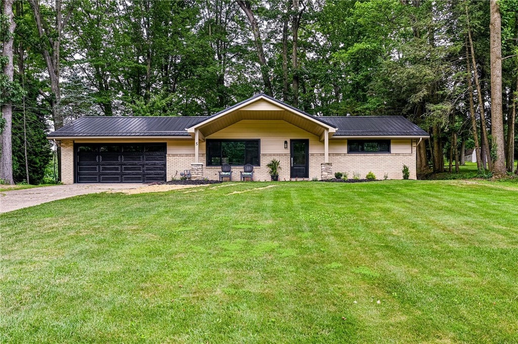 5 Bel Aire Drive, Murrysville