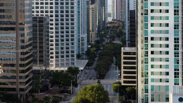 4 of 35 - 1435 Brickell Ave 3106, Miami, FL