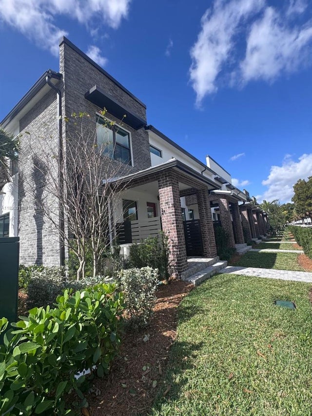 3 of 32 - 750 Nw 82nd Ter, Plantation, FL