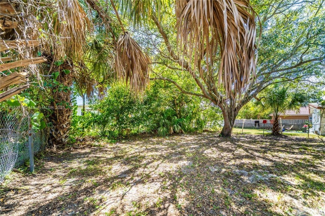 4 of 19 - 2824 Nw 8th St, Fort Lauderdale, FL