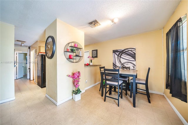 5 of 19 - 2824 Nw 8th St, Fort Lauderdale, FL