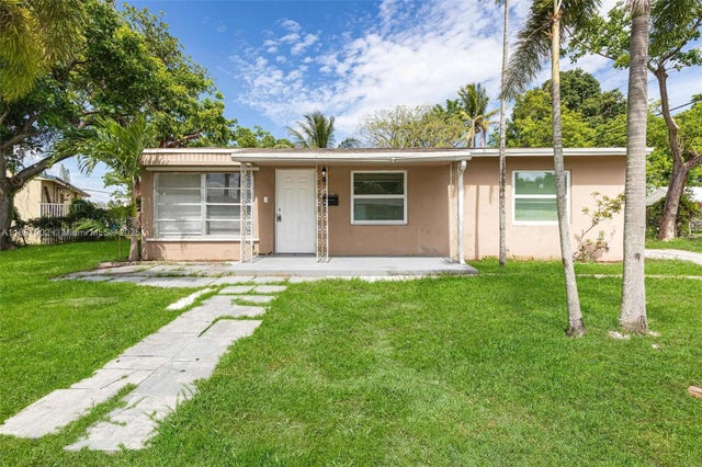 2 of 30 - 1609 S 23rd Ave, Hollywood, FL