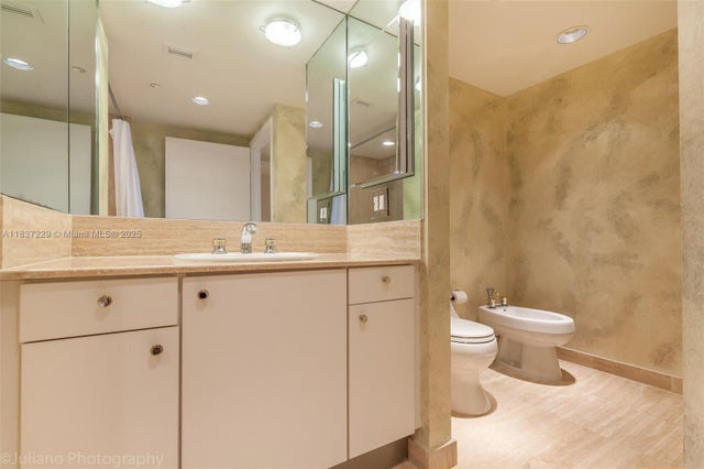 4 of 33 - 7000 Island Blvd 2504, Aventura, FL