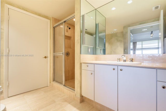 5 of 33 - 7000 Island Blvd 2504, Aventura, FL
