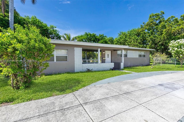 1 of 30 - 2307 Rodman St, Hollywood, FL