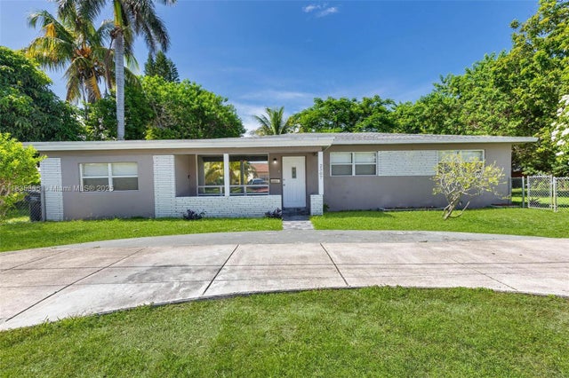 2 of 30 - 2307 Rodman St, Hollywood, FL