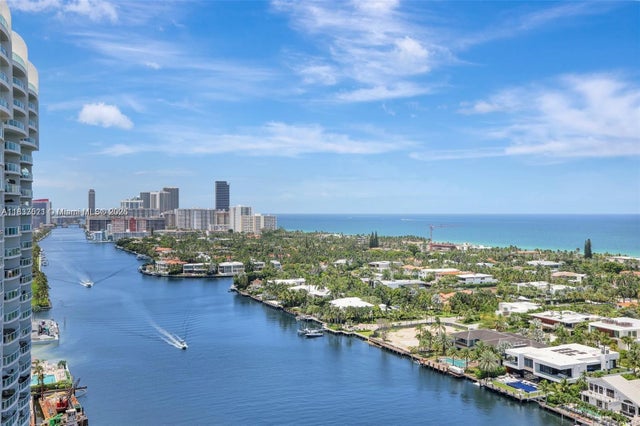 2 of 46 - 20191 E Country Club Dr 2206, Aventura, FL