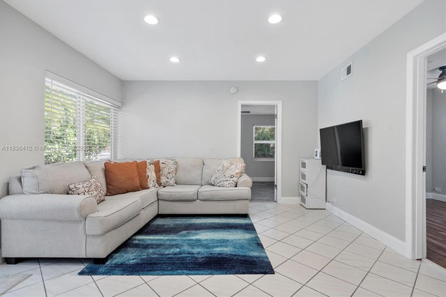 3 of 39 - 11100 Ne 12th Ave, Miami, FL