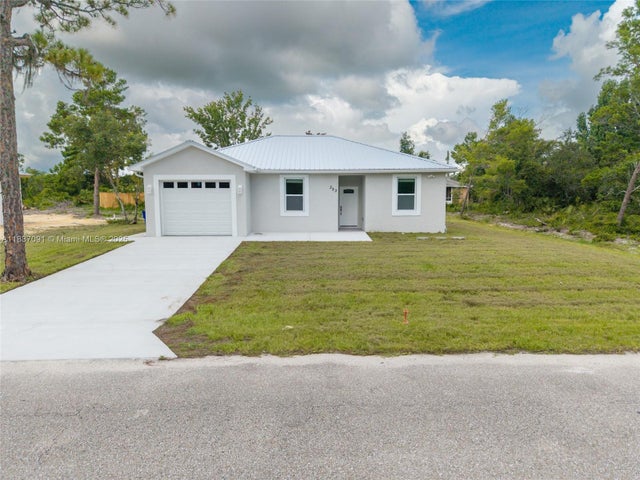1 of 47 - 323 Garfield Ave Ne, Lake Placid, FL