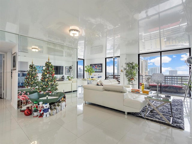 3 of 42 - N/A, Aventura, FL