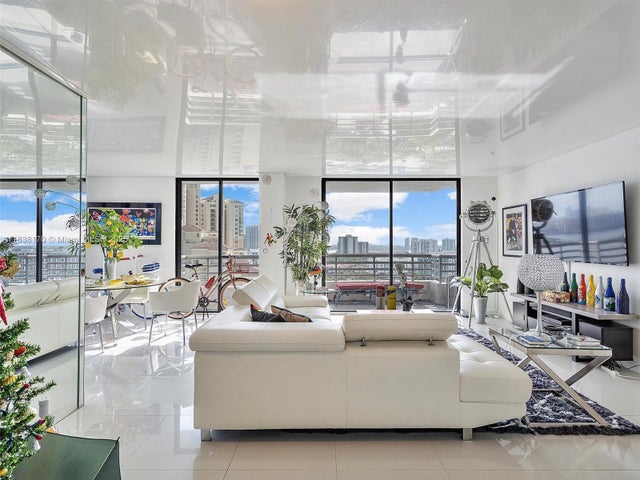 4 of 42 - N/A, Aventura, FL