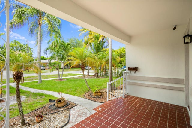 4 of 65 - 2530 Fillmore St, Hollywood, FL
