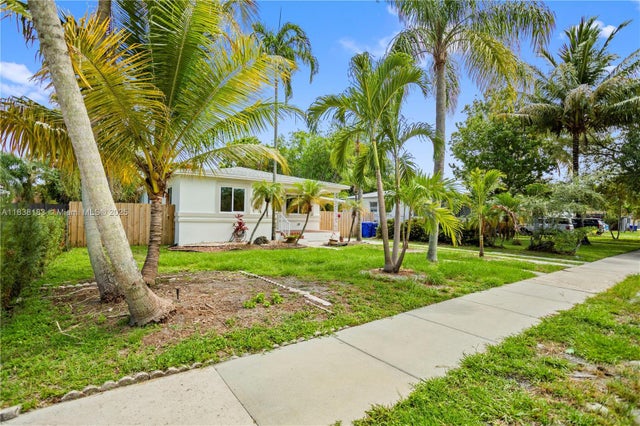 5 of 65 - 2530 Fillmore St, Hollywood, FL