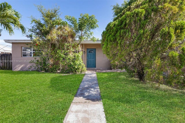 1 of 30 - 6416 N Grant St, Hollywood, FL