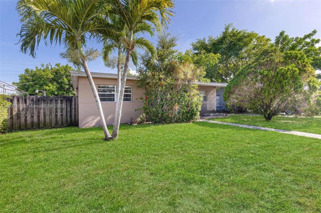 2 of 30 - 6416 N Grant St, Hollywood, FL