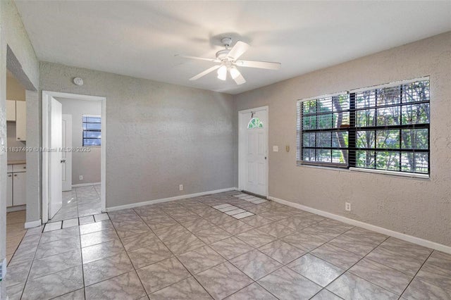 4 of 30 - 6416 N Grant St, Hollywood, FL
