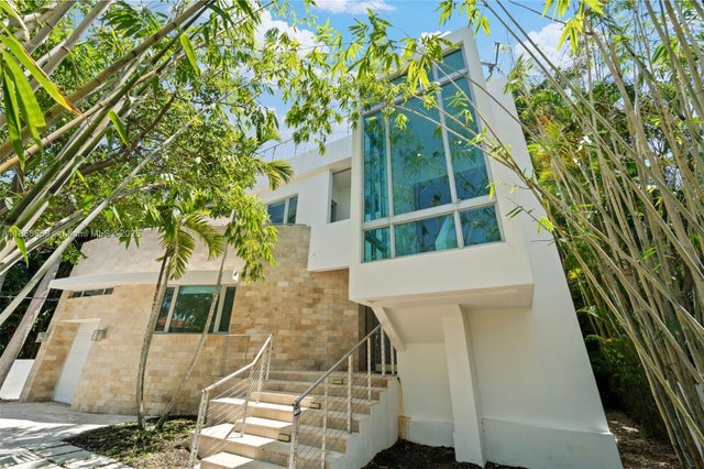 2 of 40 - 5625 N Bay Rd, Miami Beach, FL