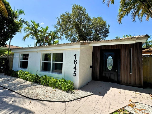 4 of 20 - 1645 Ne 175th St, North Miami Beach, FL