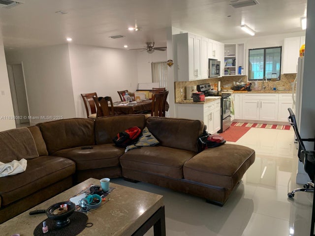 5 of 11 - 1760 Nw 135th St, Miami, FL