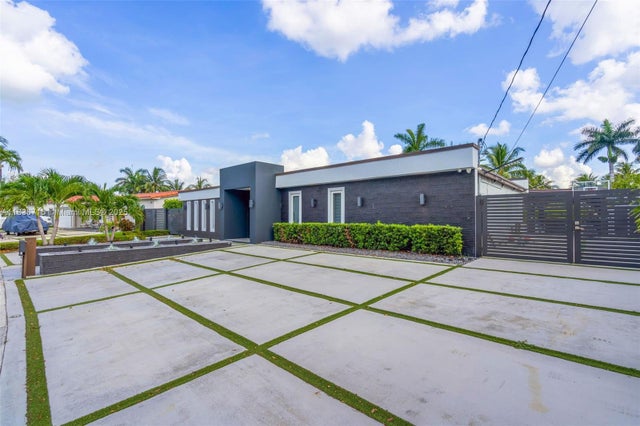 3 of 55 - 8241 Nw 182nd St, Hialeah, FL