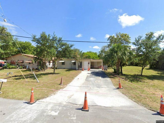 1 of 4 - 894 Sw 9th Ct, Pompano Beach, FL