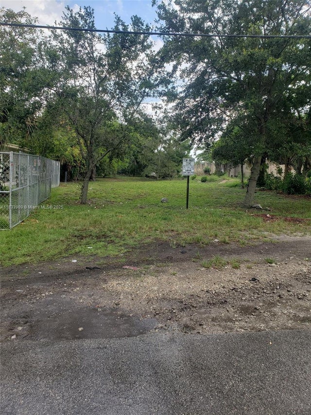 3 of 4 - 894 Sw 9th Ct, Pompano Beach, FL