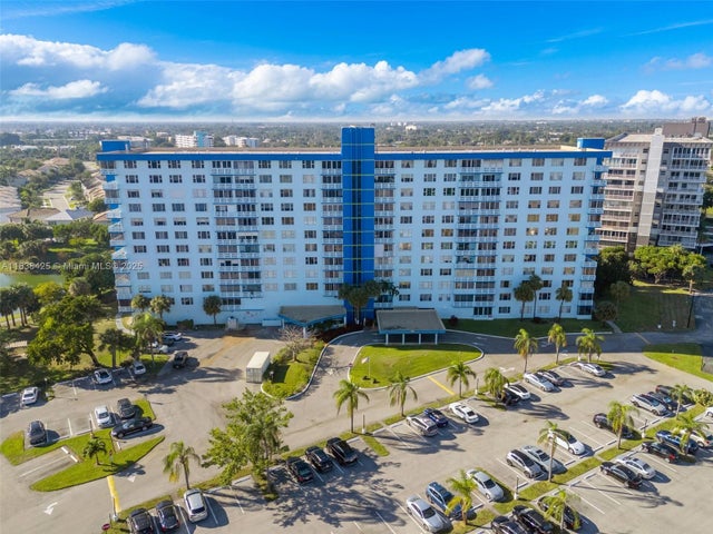 2 of 34 - 4001 Hillcrest Dr 812, Hollywood, FL