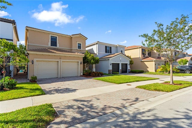 3 of 71 - 19111 Ne 8th Ct, Miami, FL