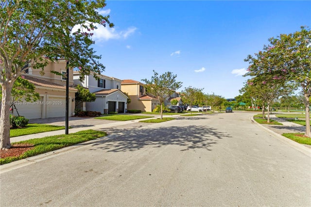 5 of 71 - 19111 Ne 8th Ct, Miami, FL