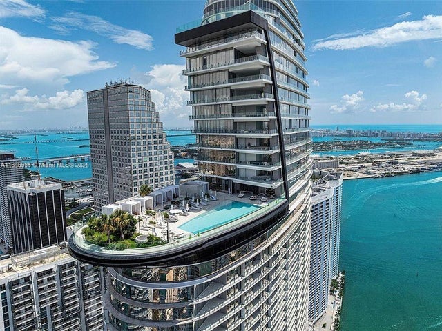 1 of 21 - 300 Biscayne Blvd Way 4707, Miami, FL