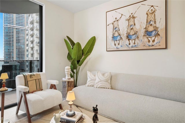 3 of 33 - 1000 Brickell Plz 2805, Miami, FL
