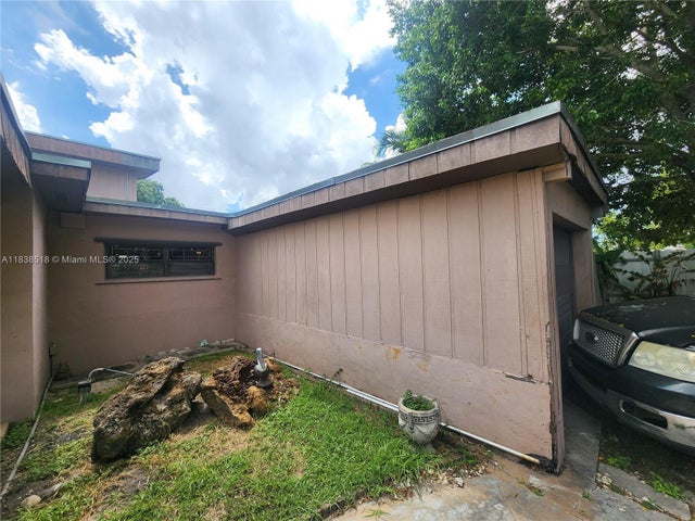 3 of 16 - 935 Sw 72nd Ave, Miami, FL