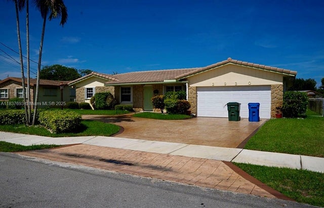 2 of 27 - 2930 Nw 24th Ave, Oakland Park, FL