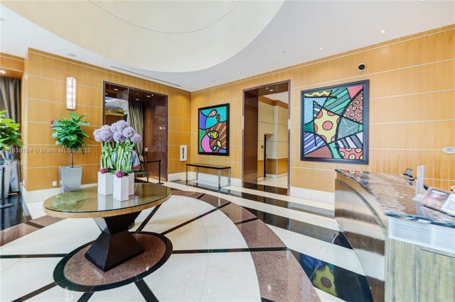 5 of 42 - 253 Ne 2nd St 213, Miami, FL
