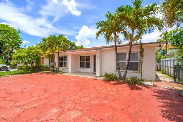1 of 46 - 2761 Sw 33rd Ct, Miami, FL