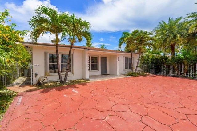 3 of 46 - 2761 Sw 33rd Ct, Miami, FL