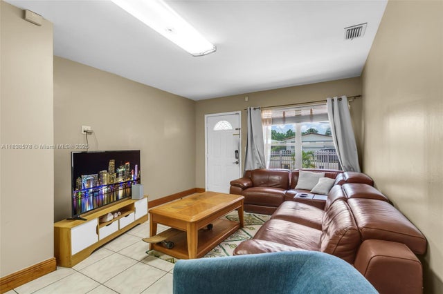 5 of 46 - 2761 Sw 33rd Ct, Miami, FL