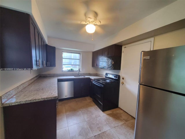 1 of 32 - 1450 Ne 191st St 106, Miami, FL