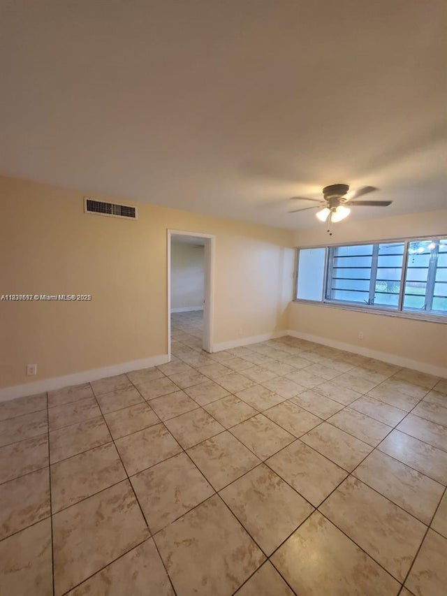 4 of 32 - 1450 Ne 191st St 106, Miami, FL
