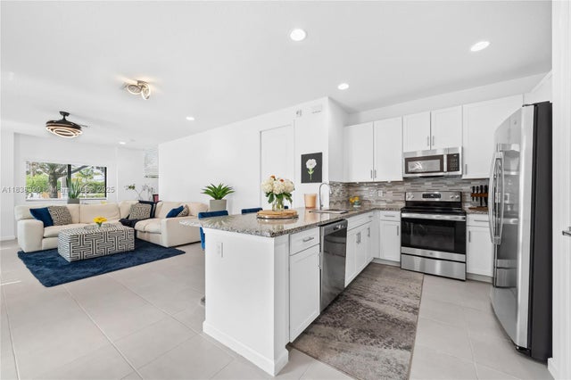 1 of 42 - 2184 Nw 6th St, Fort Lauderdale, FL