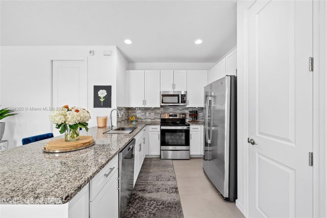 2 of 42 - 2184 Nw 6th St, Fort Lauderdale, FL